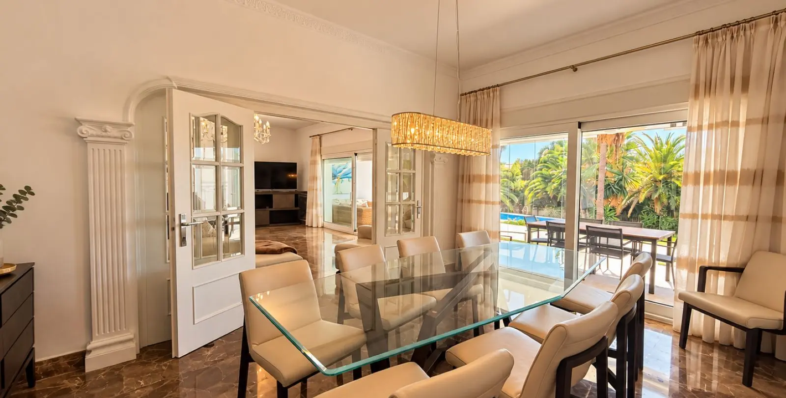 Venta de villa independiente en El Paraiso 8