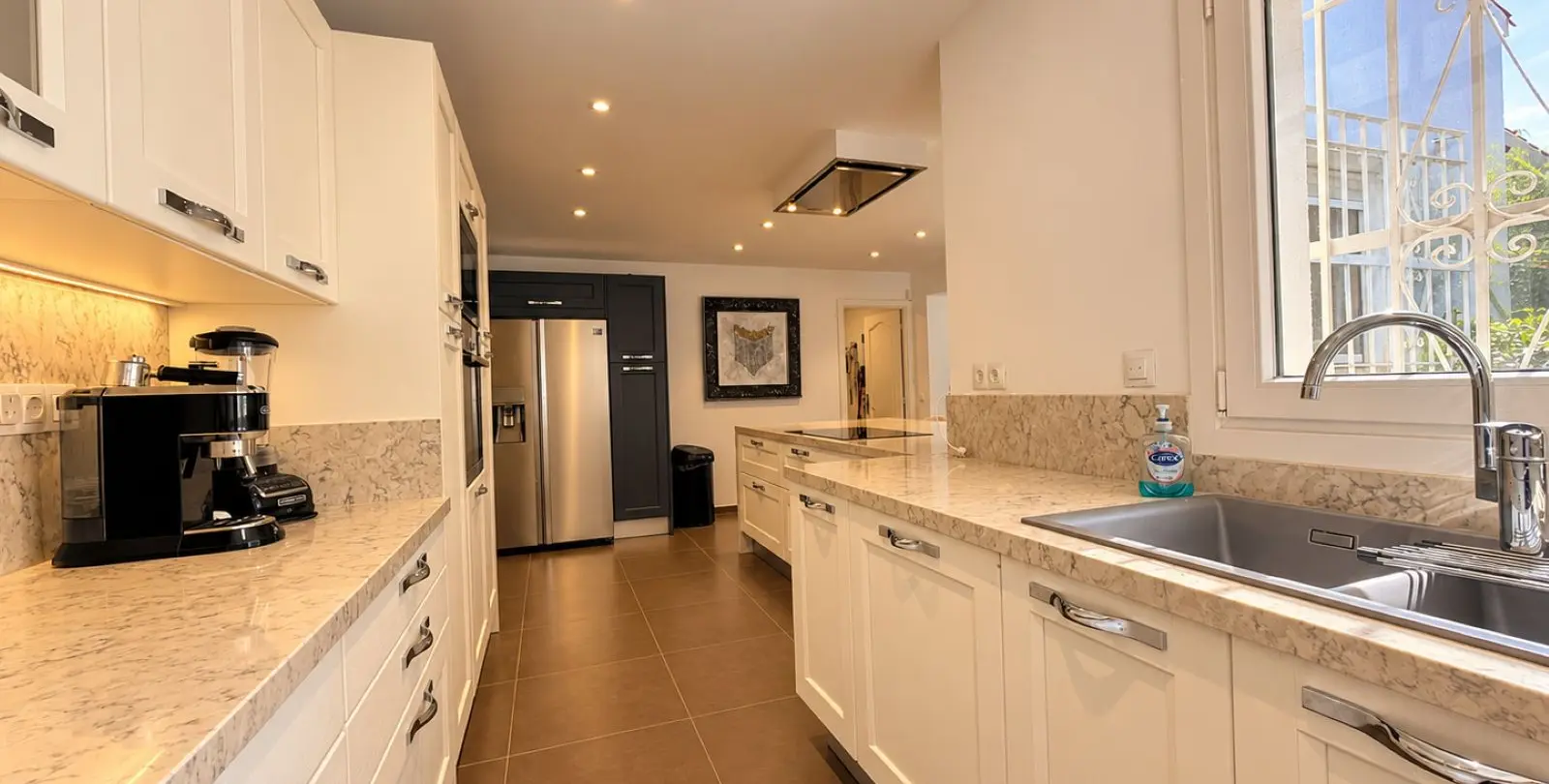 Venta de villa independiente en El Paraiso 9