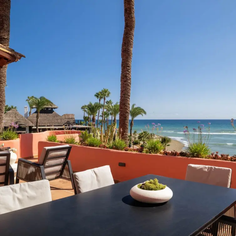 Venta de apartamento en planta media en Estepona