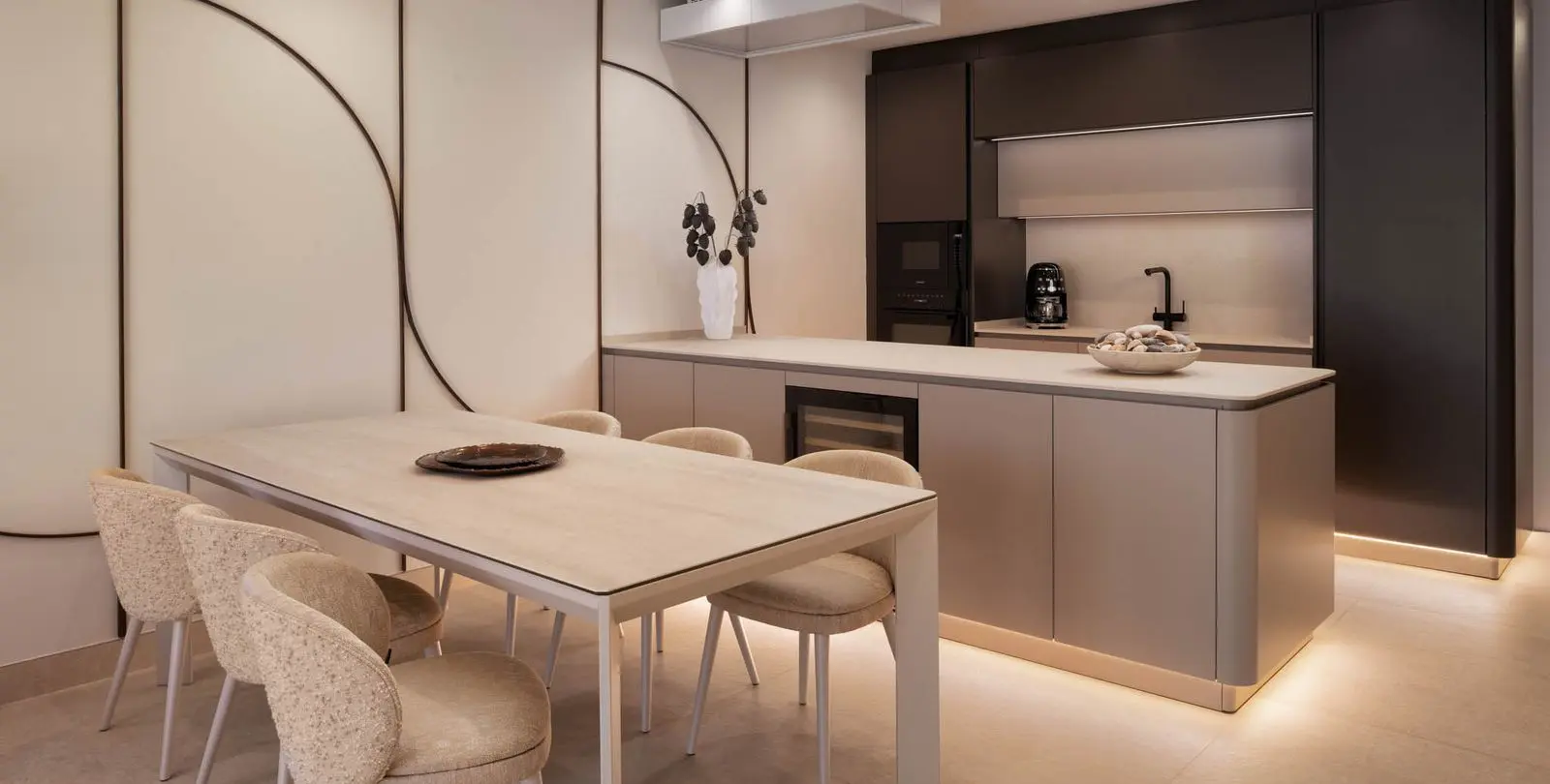 Venta de apartamento en planta media en Estepona 4