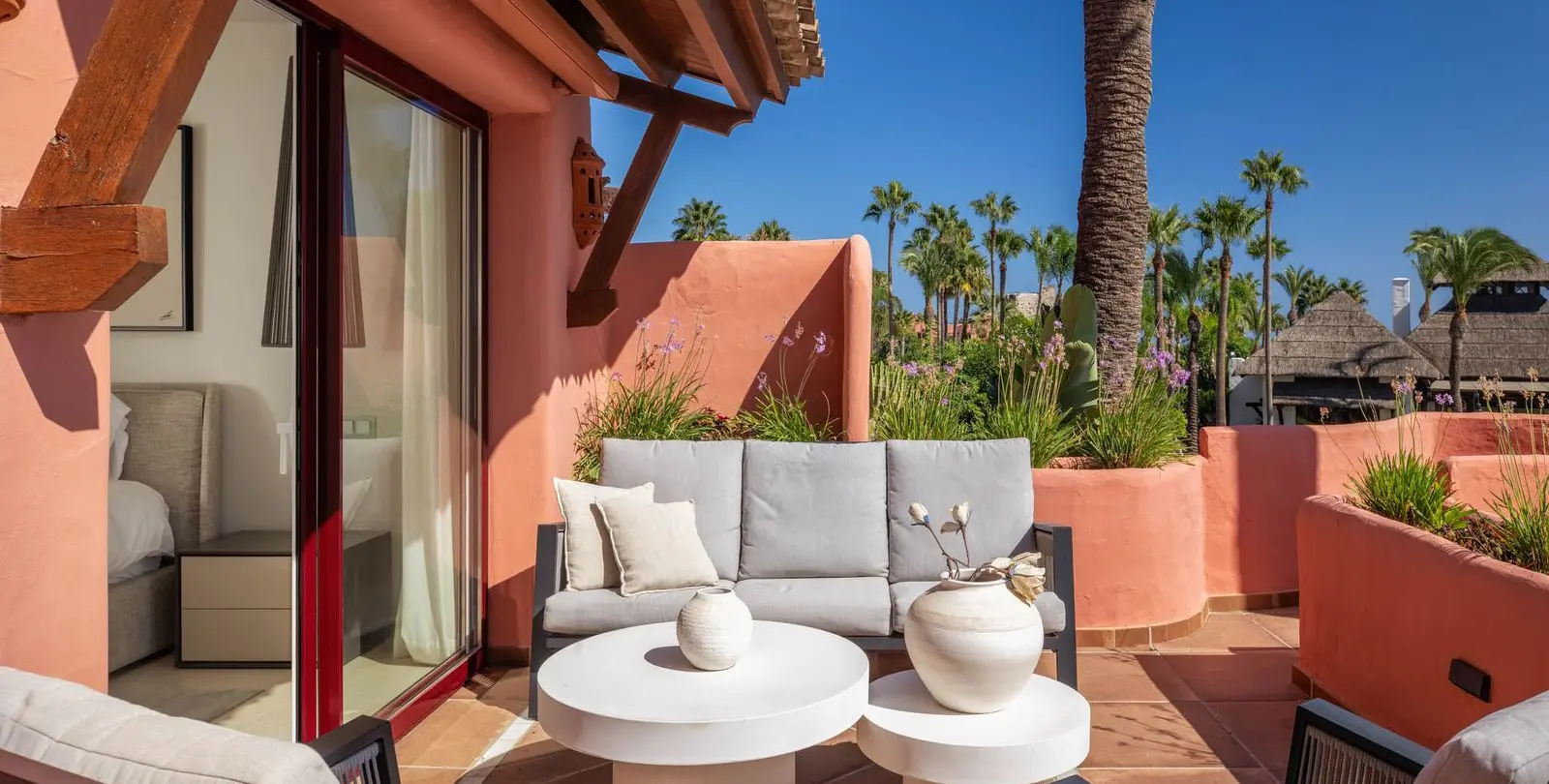 Venta de apartamento en planta media en Estepona 14