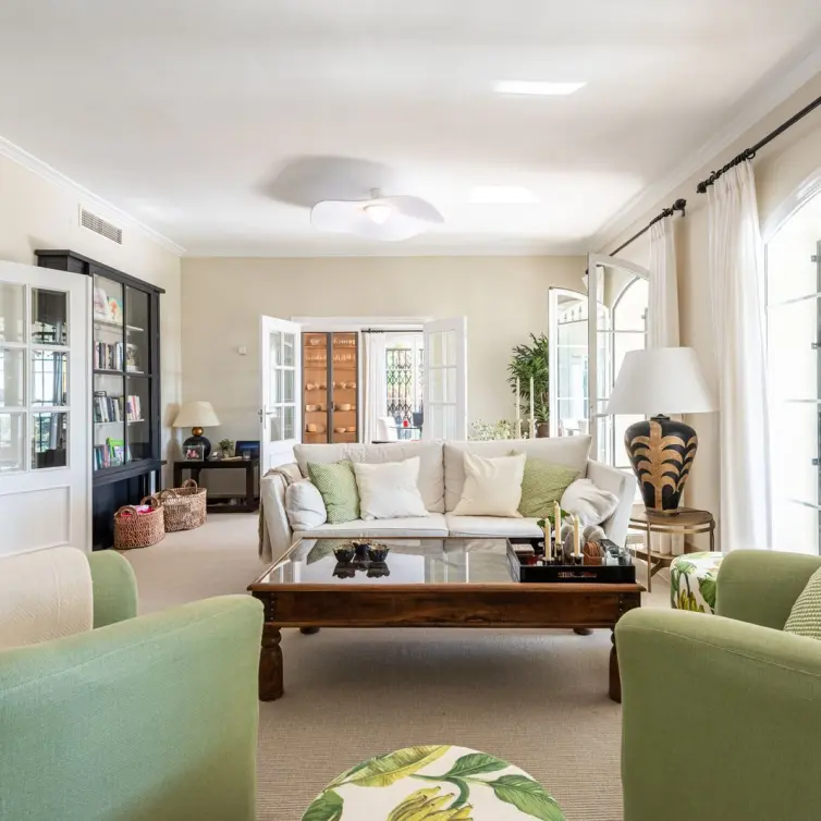 Venta de villa independiente en Nueva Andalucía