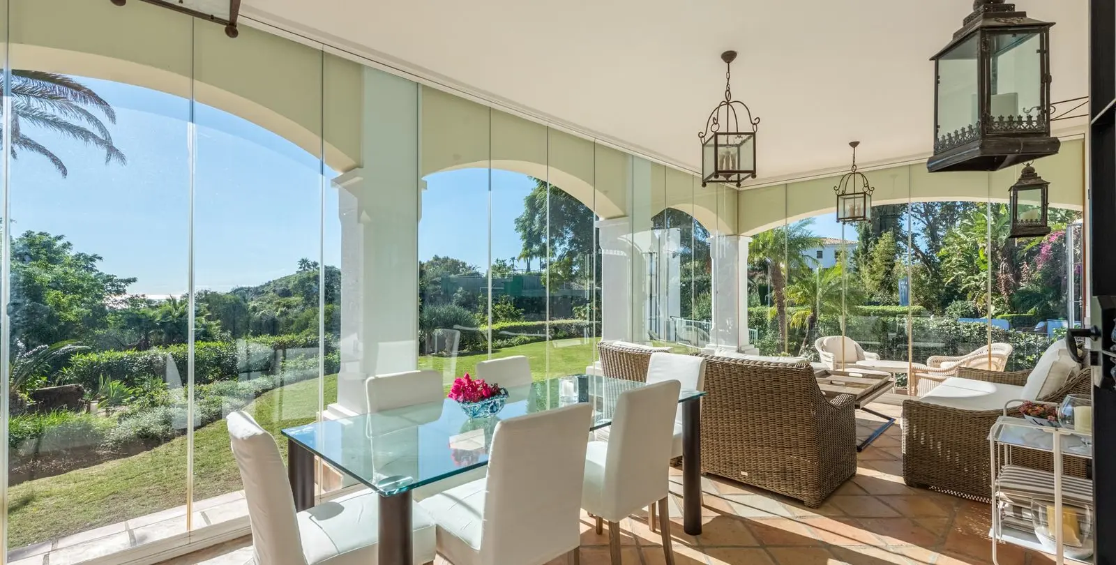 Venta de villa independiente en Nueva Andalucía 9