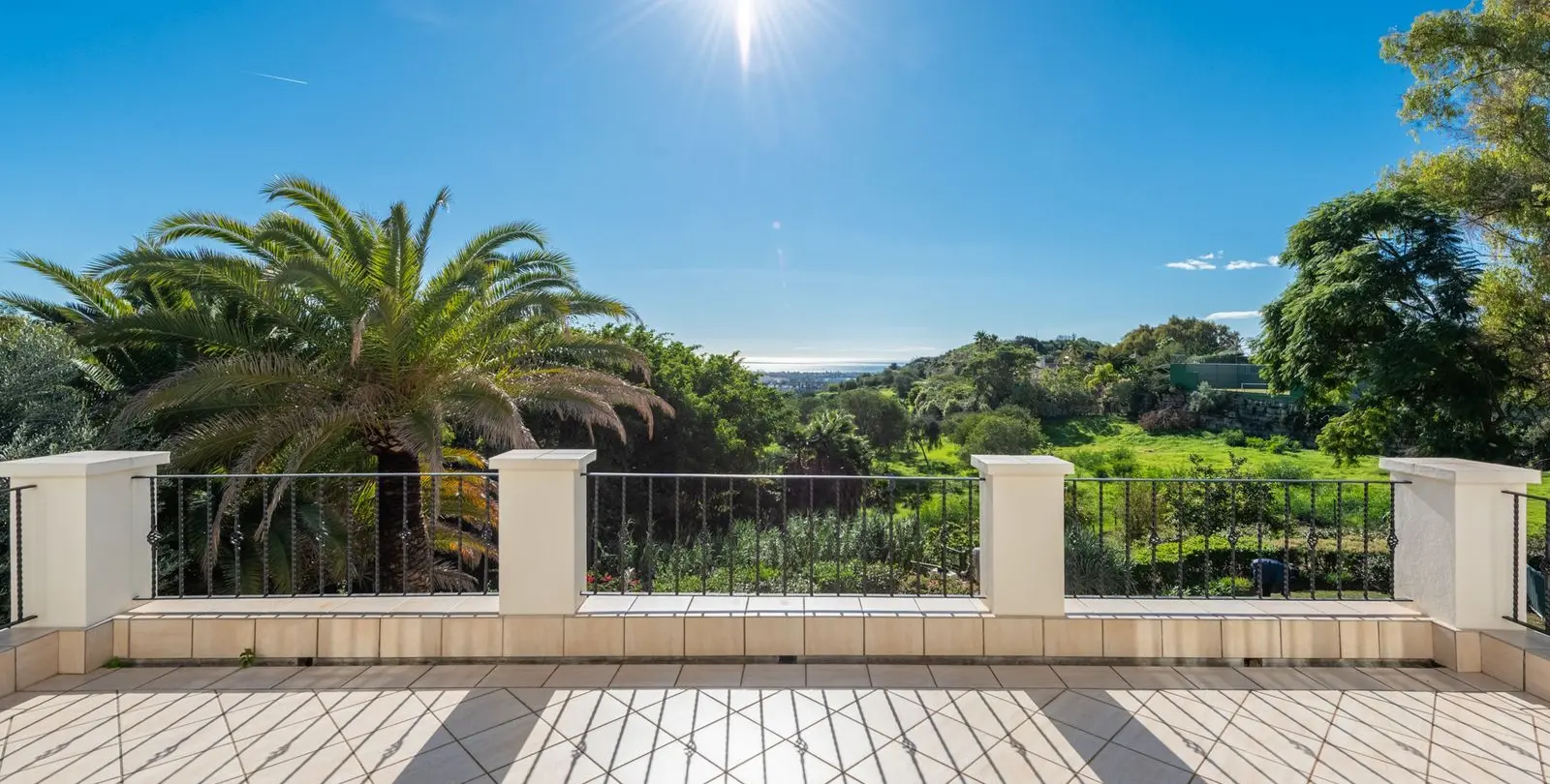 Venta de villa independiente en Nueva Andalucía 17