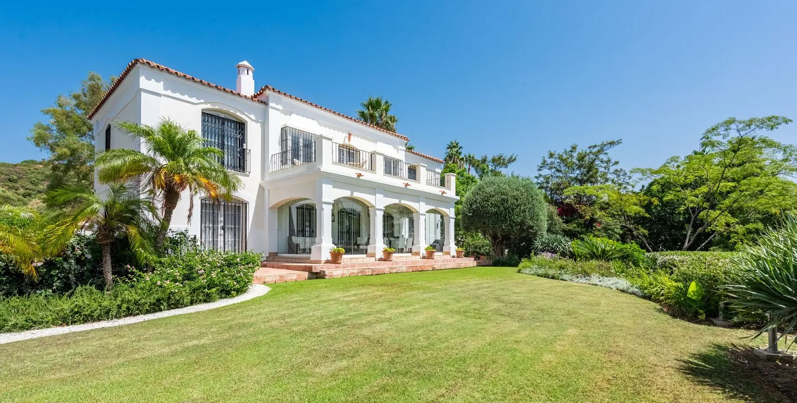 Venta de villa independiente en Nueva Andalucía 22