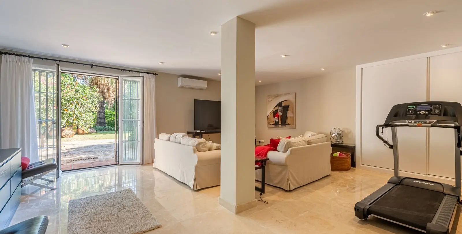 Venta de villa independiente en Nueva Andalucía 27