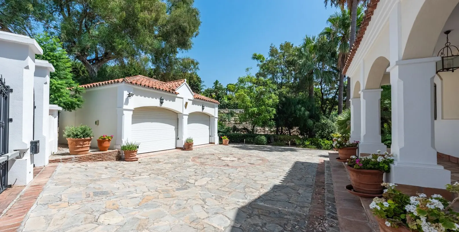 Venta de villa independiente en Nueva Andalucía 34