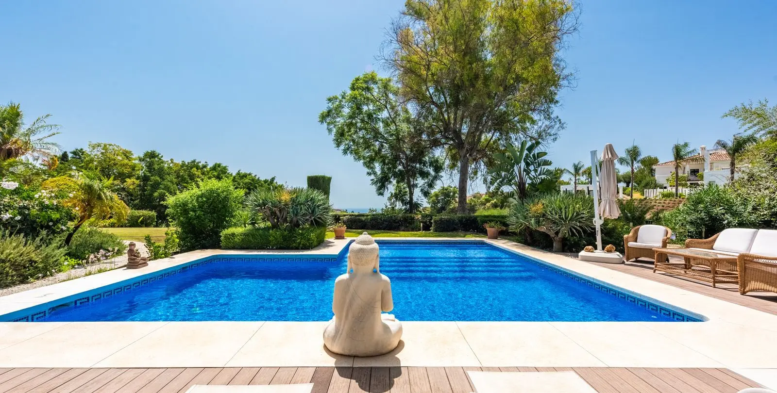Venta de villa independiente en Nueva Andalucía 36