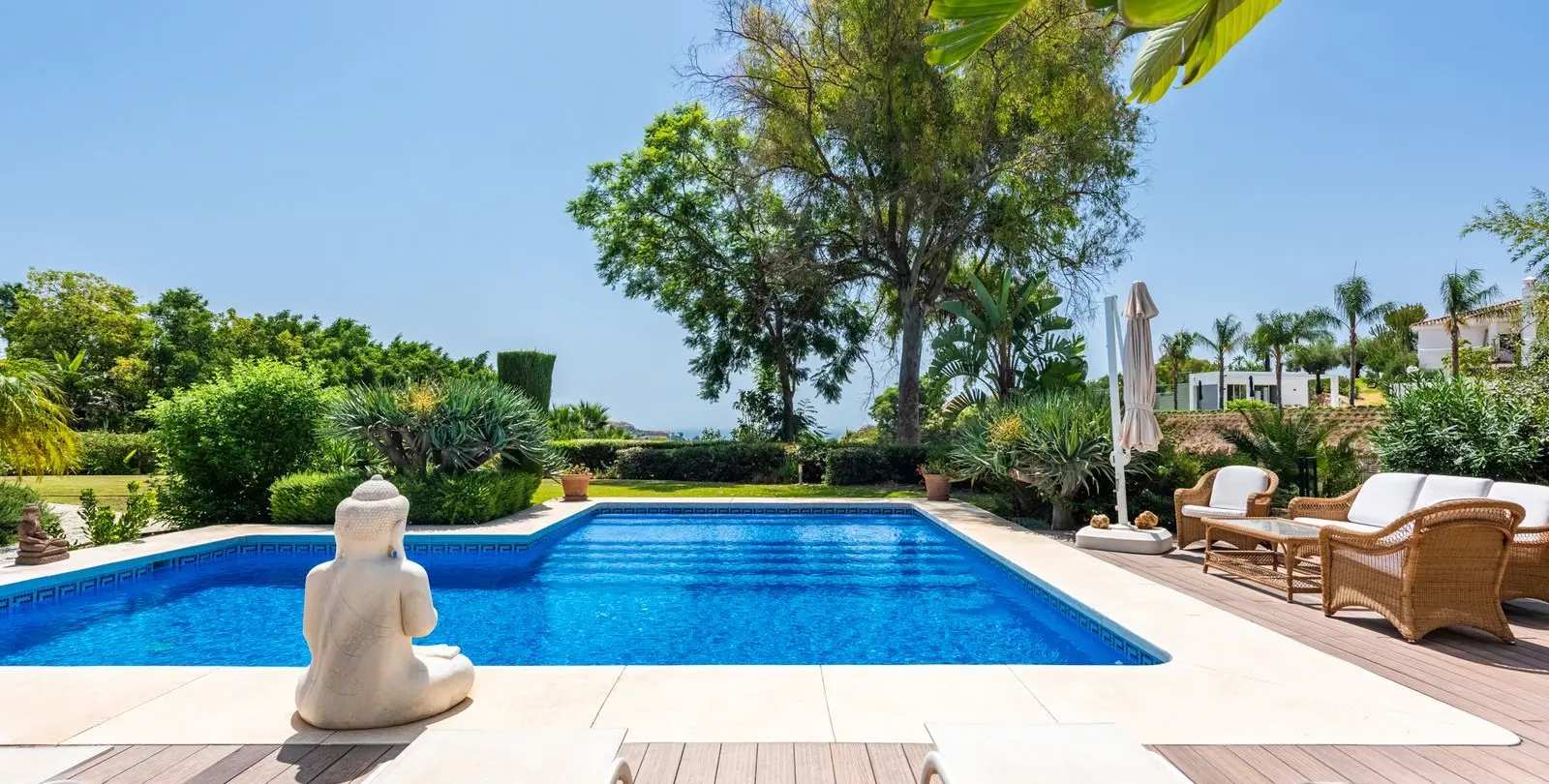 Venta de villa independiente en Nueva Andalucía 37