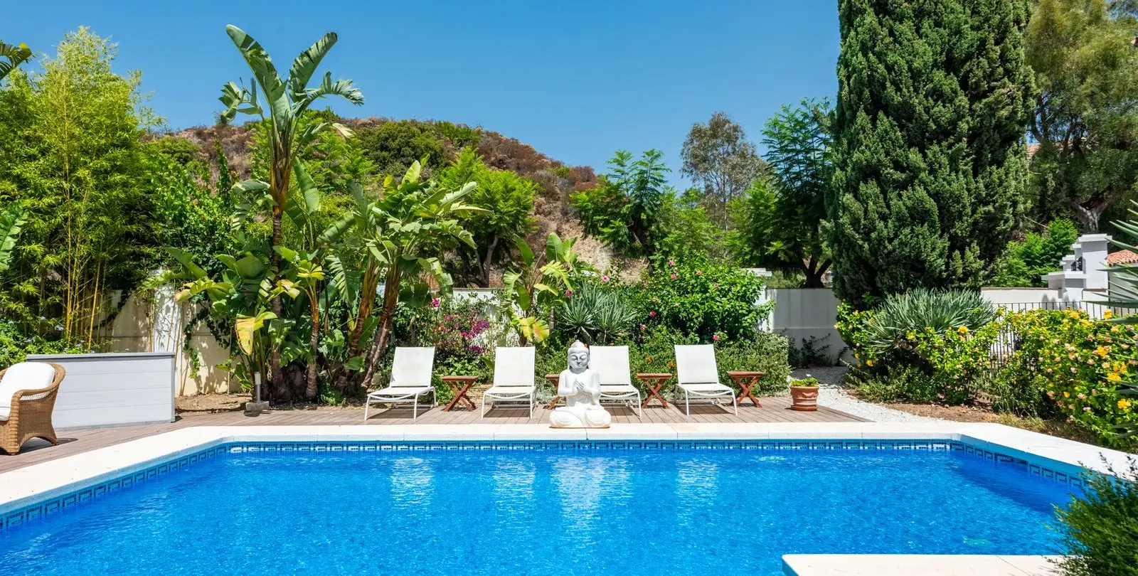 Venta de villa independiente en Nueva Andalucía 43