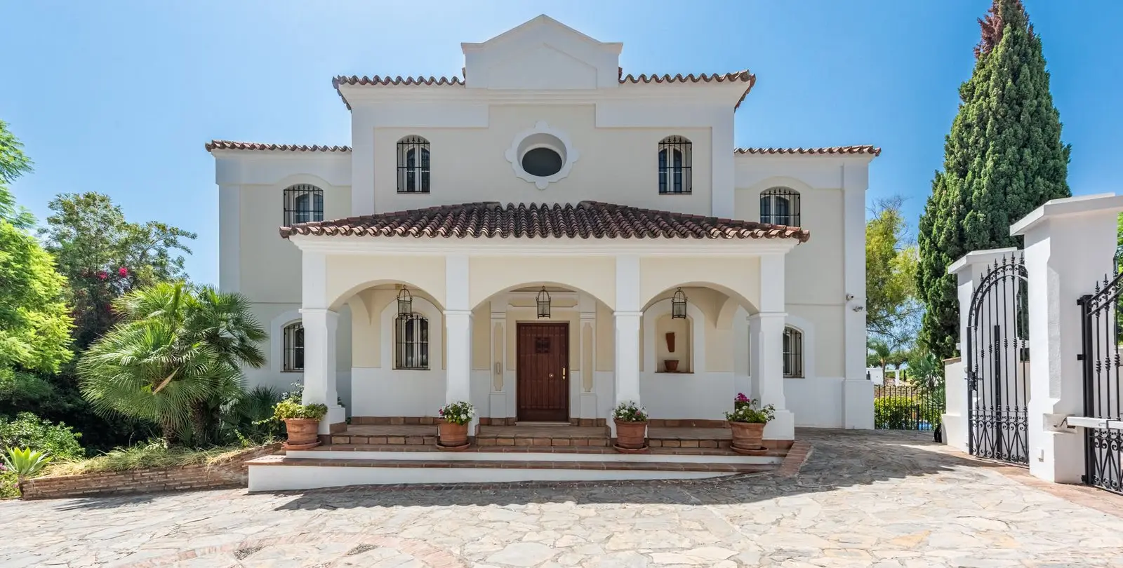 Venta de villa independiente en Nueva Andalucía 45