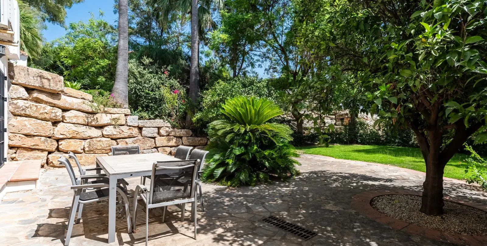 Venta de villa independiente en Nueva Andalucía 51