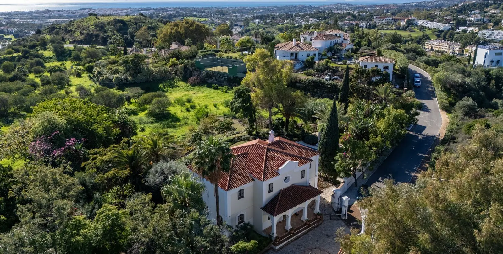 Venta de villa independiente en Nueva Andalucía 54