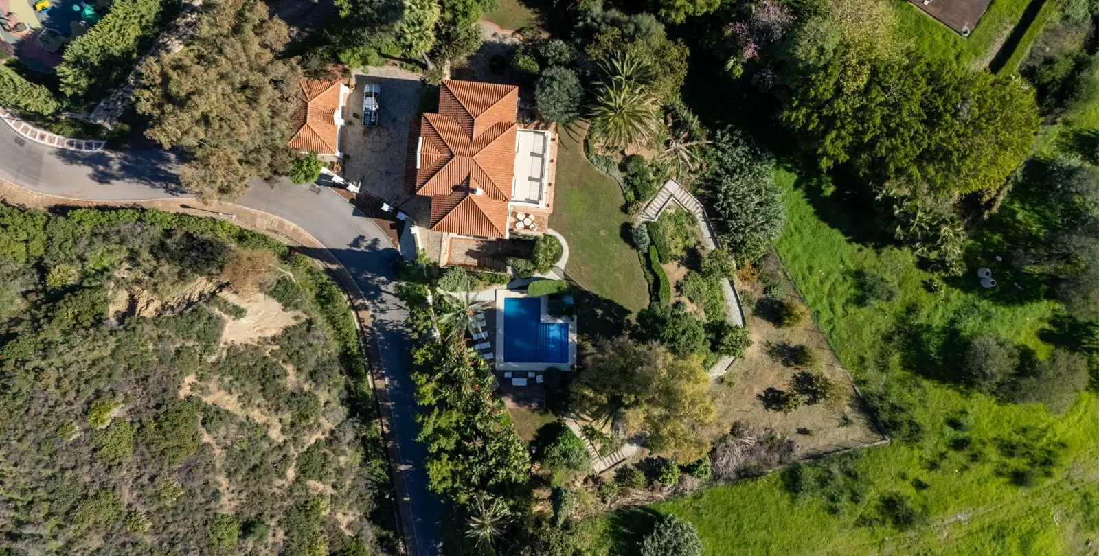 Venta de villa independiente en Nueva Andalucía 56