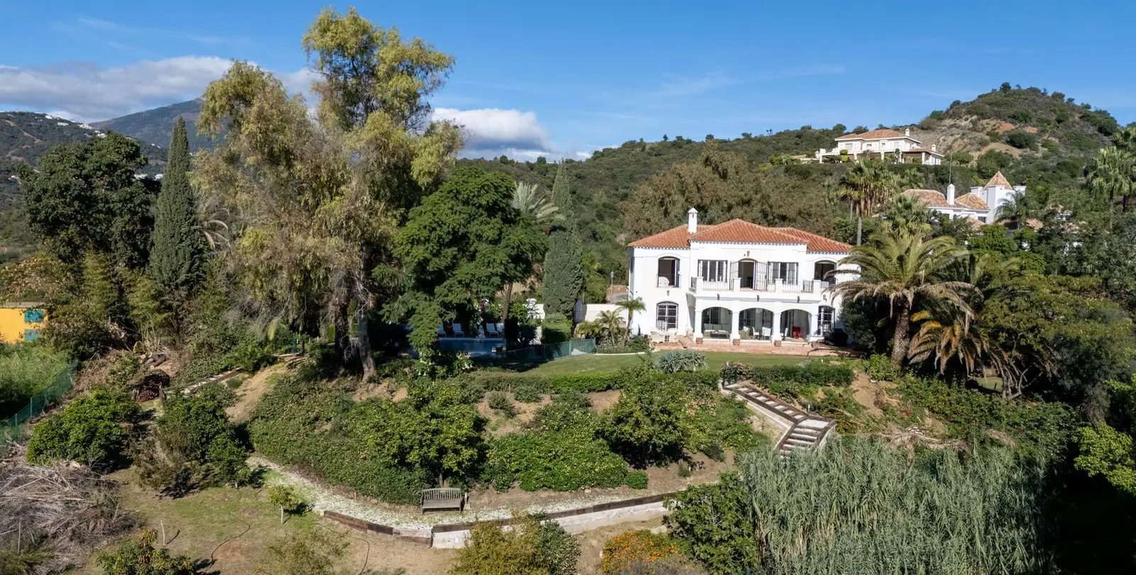 Venta de villa independiente en Nueva Andalucía 60