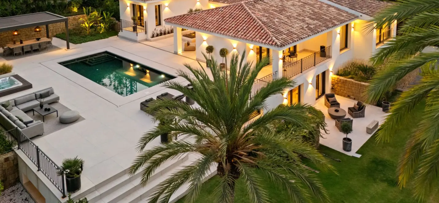 Venta de villa independiente en Nueva Andalucía 0