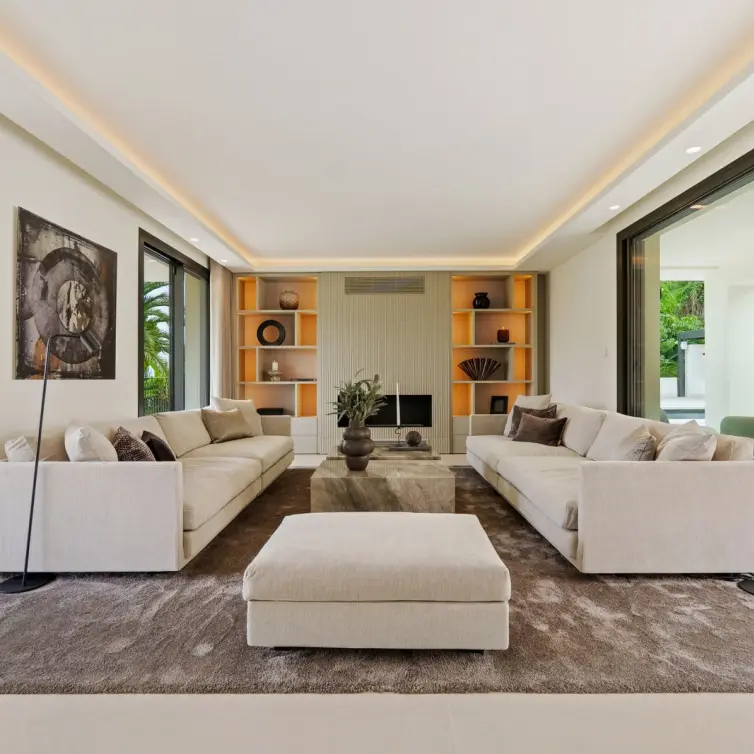 Venta de villa independiente en Nueva Andalucía