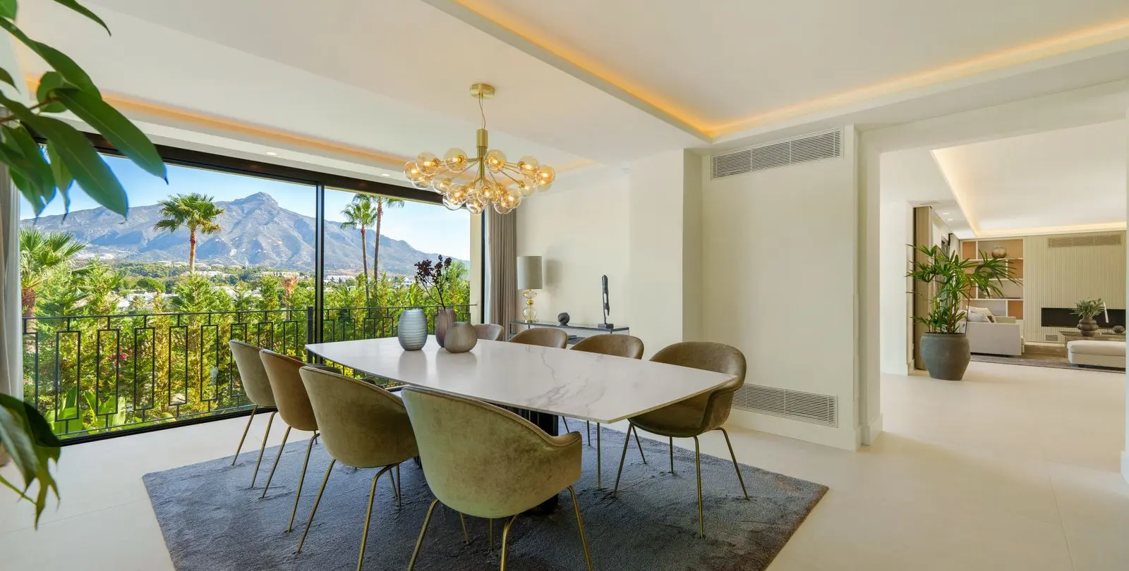 Venta de villa independiente en Nueva Andalucía 6