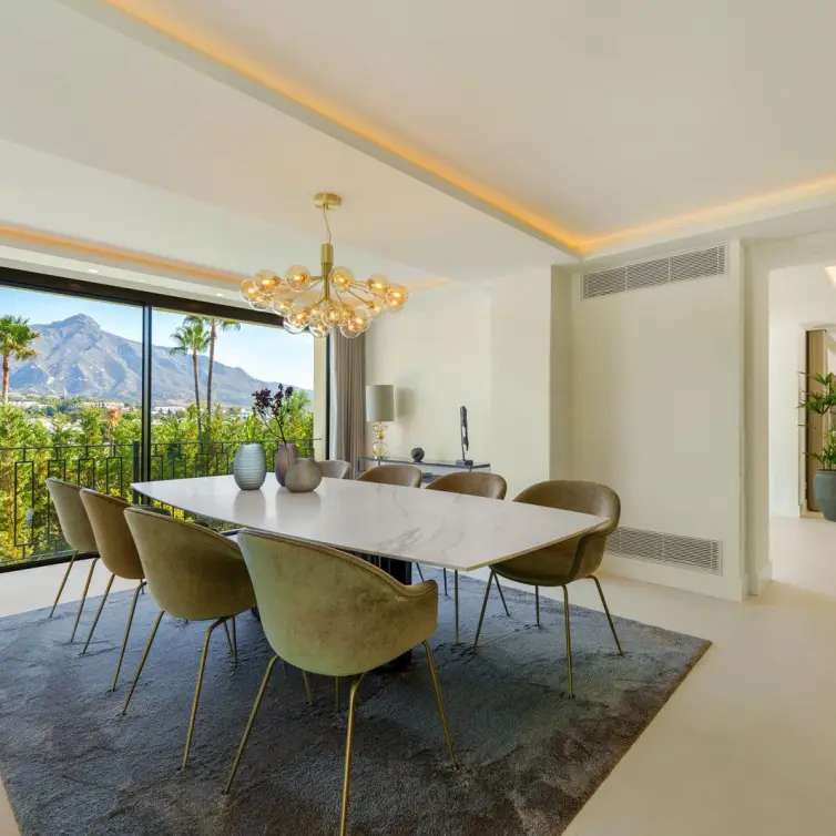 Venta de villa independiente en Nueva Andalucía