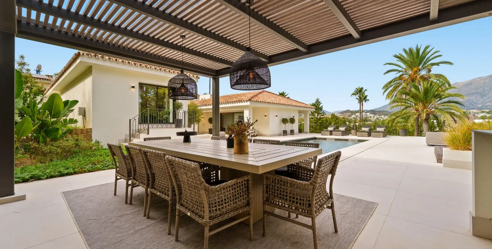 Venta de villa independiente en Nueva Andalucía 16