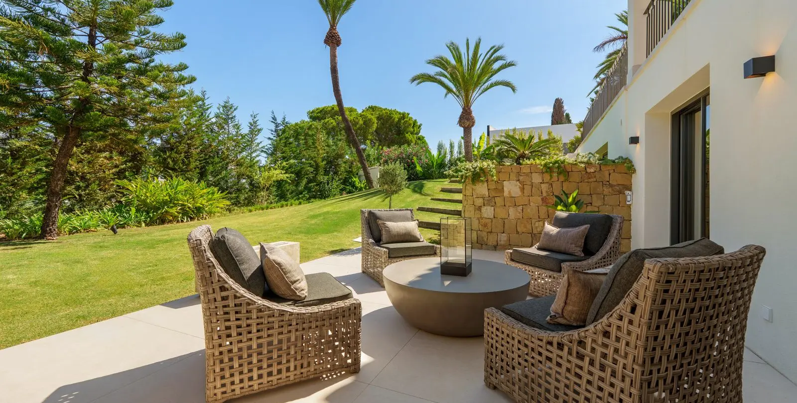 Venta de villa independiente en Nueva Andalucía 36