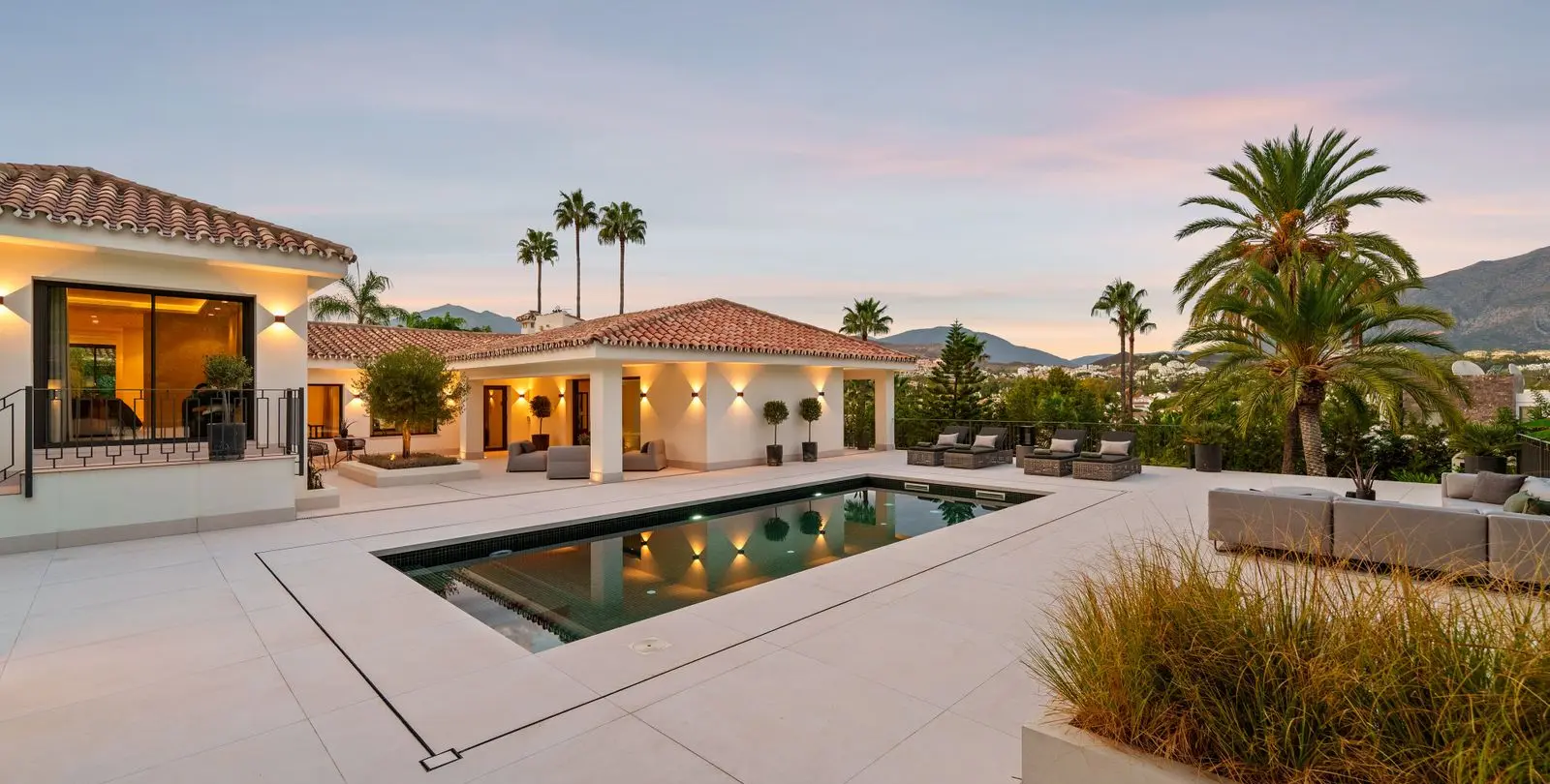 Venta de villa independiente en Nueva Andalucía 37