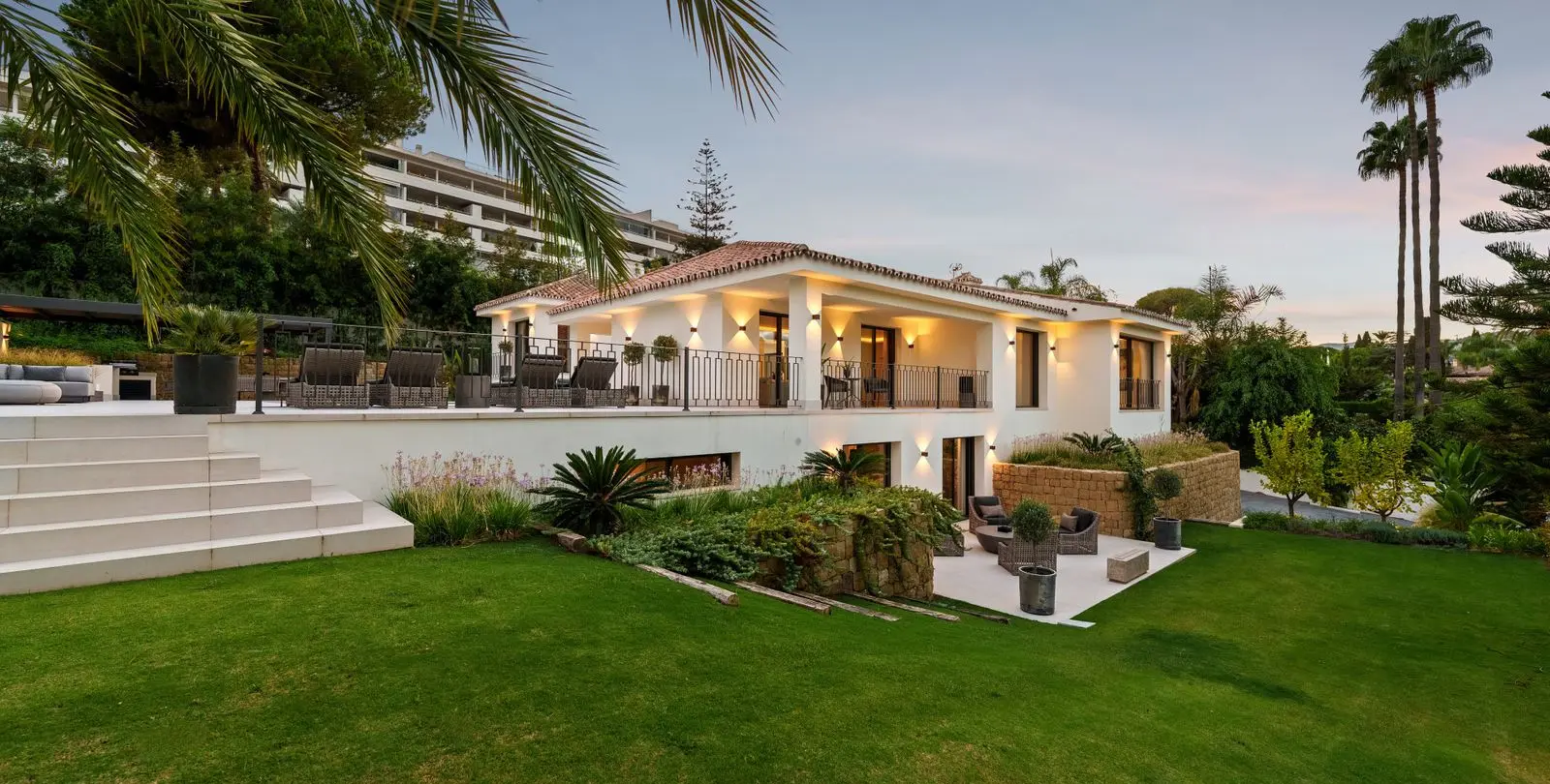 Venta de villa independiente en Nueva Andalucía 40