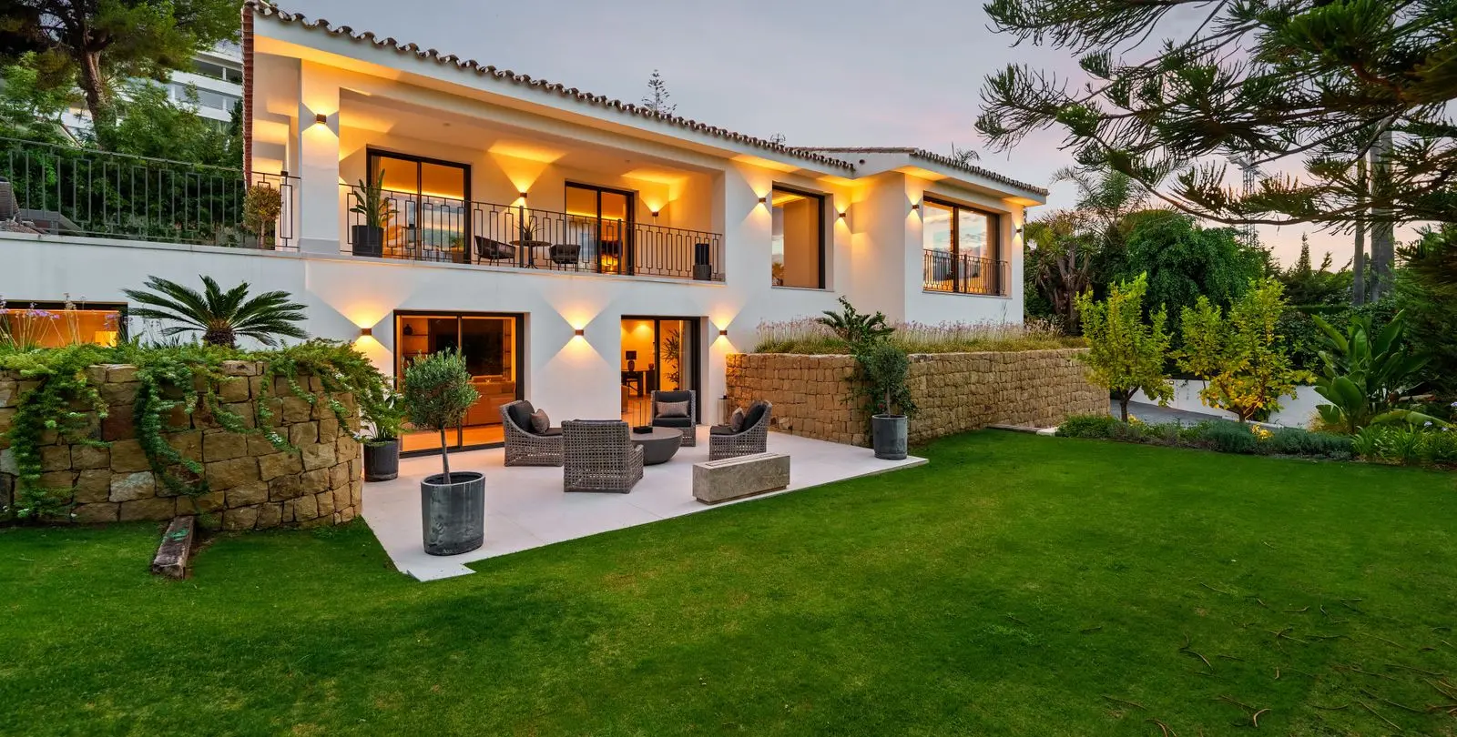 Venta de villa independiente en Nueva Andalucía 41