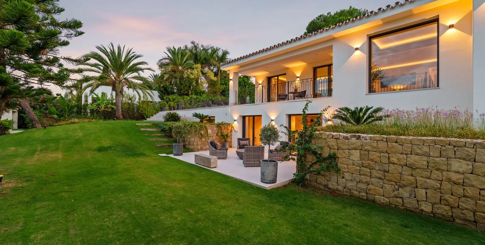 Venta de villa independiente en Nueva Andalucía 42