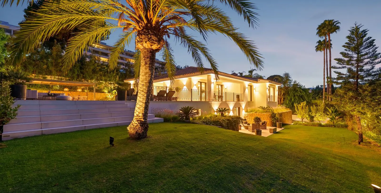 Venta de villa independiente en Nueva Andalucía 43