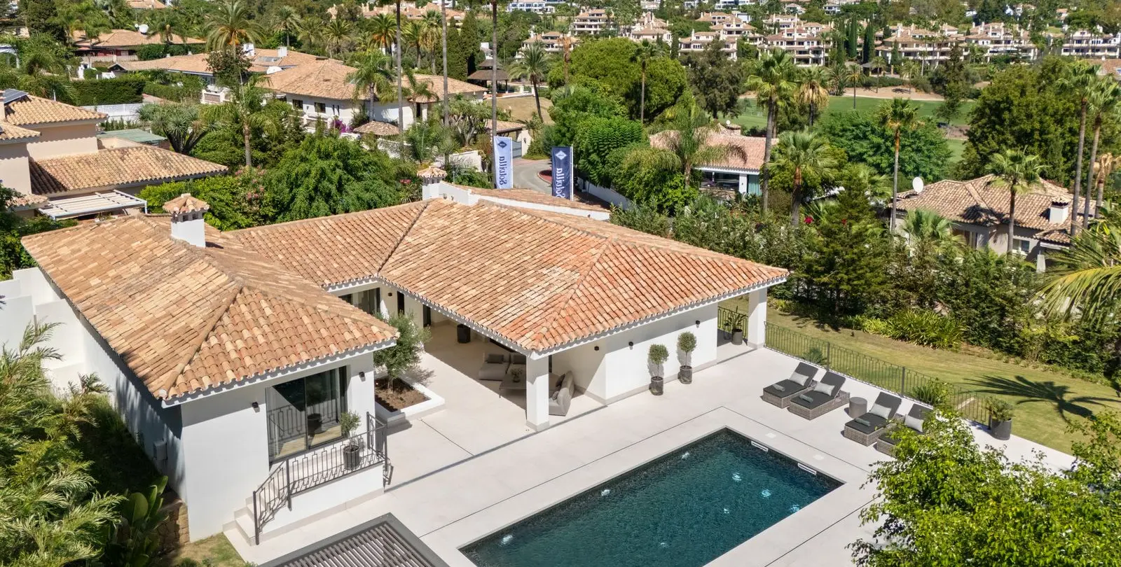 Venta de villa independiente en Nueva Andalucía 45
