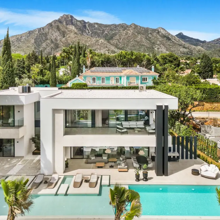 Venta de villa independiente en Nagüeles
