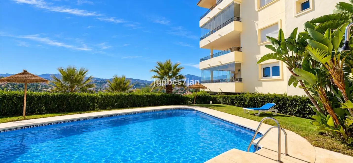 Продажа апартаментов на среднем этаже в La Cala Hills 0