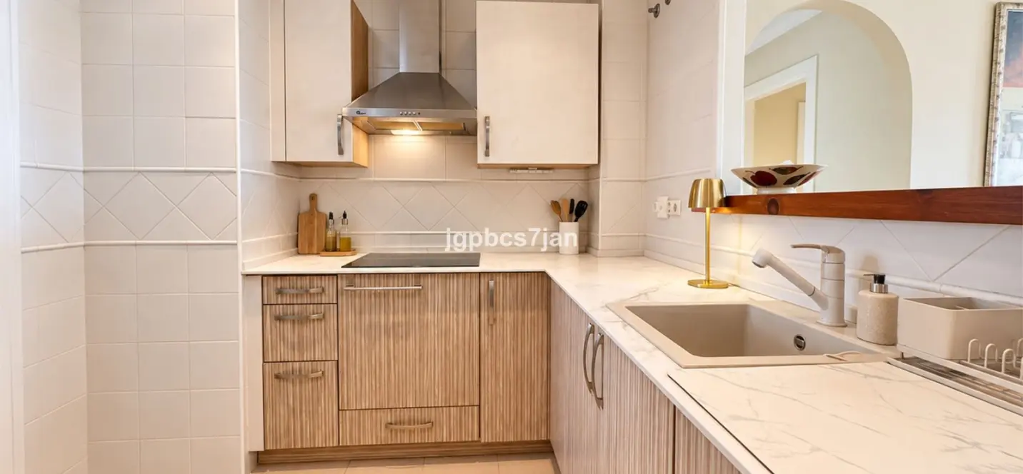 Продажа апартаментов на среднем этаже в La Cala Hills 2