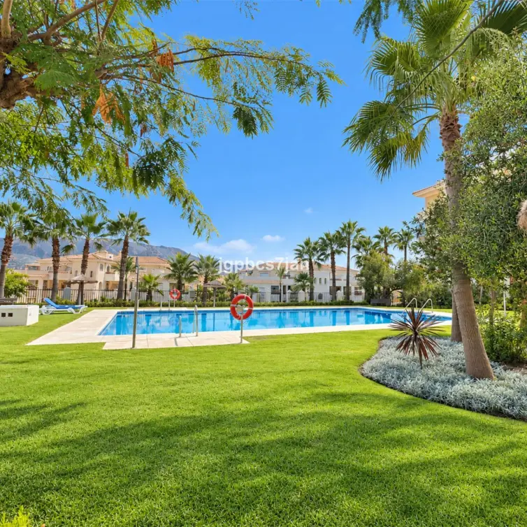 Продажа апартаментов на среднем этаже в La Cala Hills