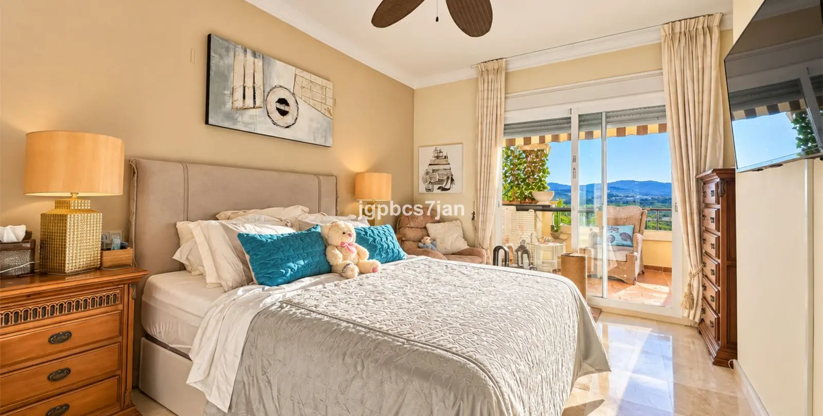 Продажа апартаментов на среднем этаже в La Cala Hills 10