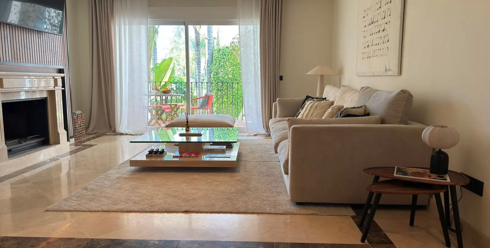 Sale of middle floor apartment in Sierra Blanca 1