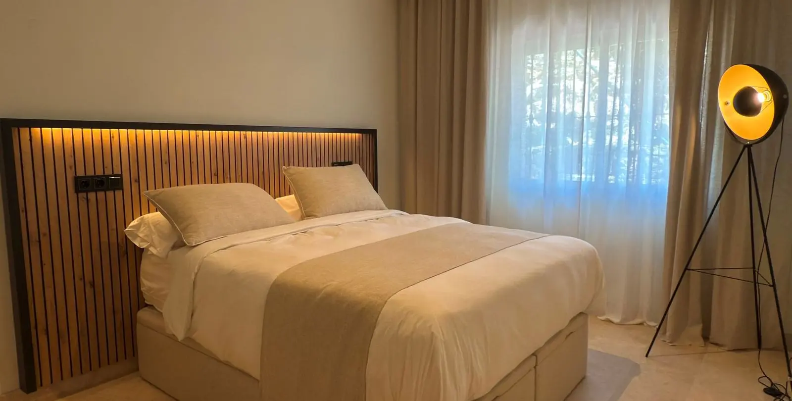 Sale of middle floor apartment in Sierra Blanca 2