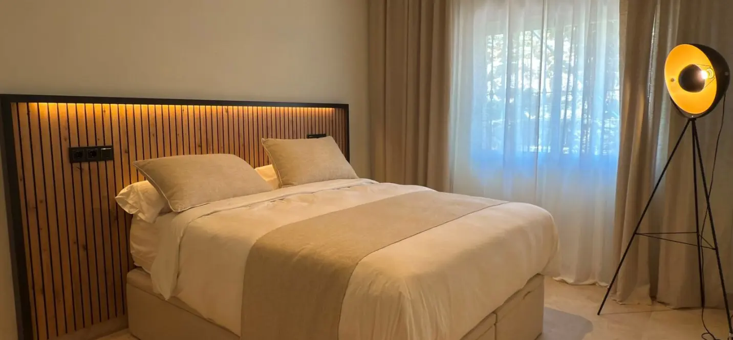 Sale of middle floor apartment in Sierra Blanca 1