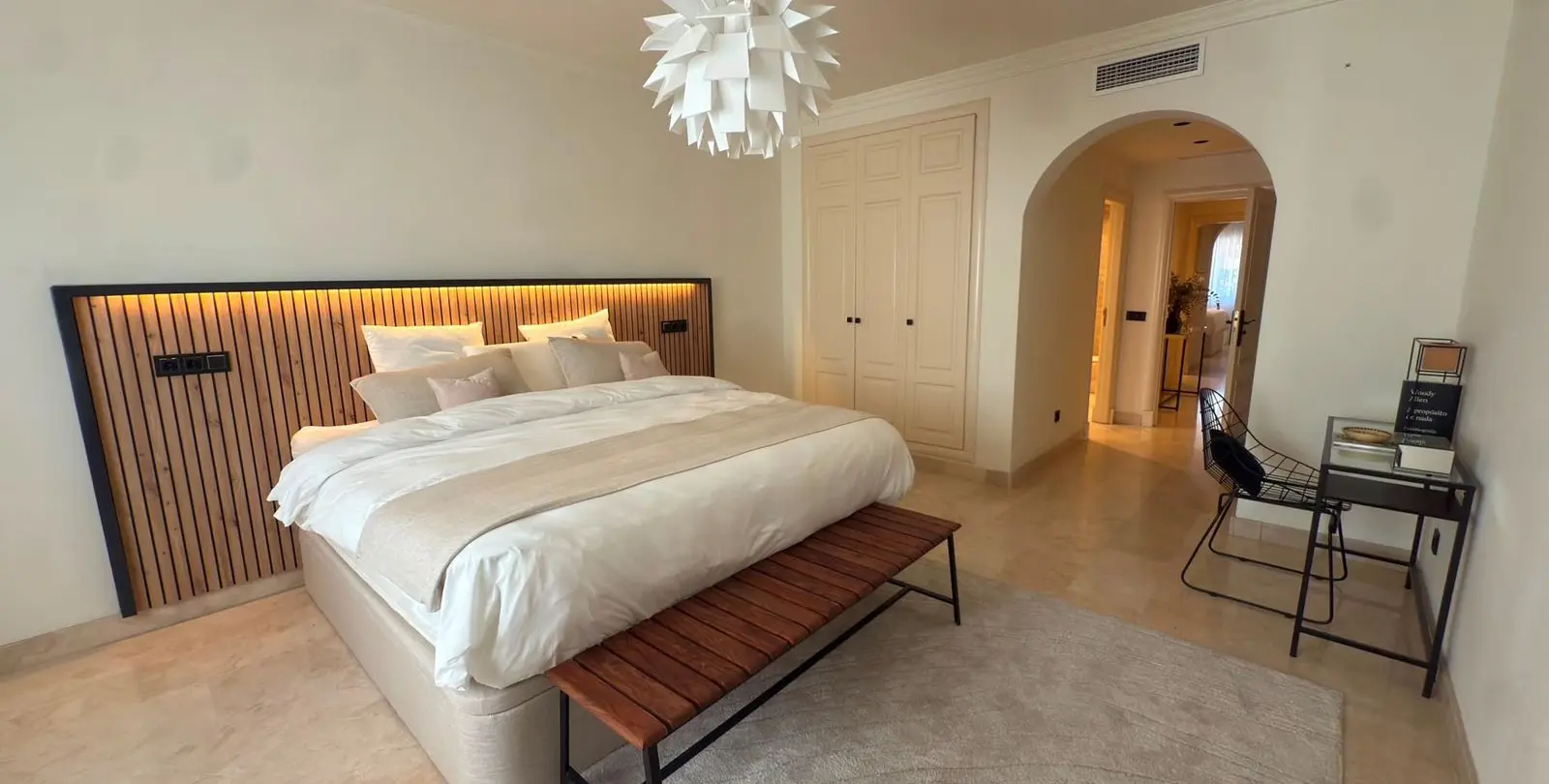 Sale of middle floor apartment in Sierra Blanca 3
