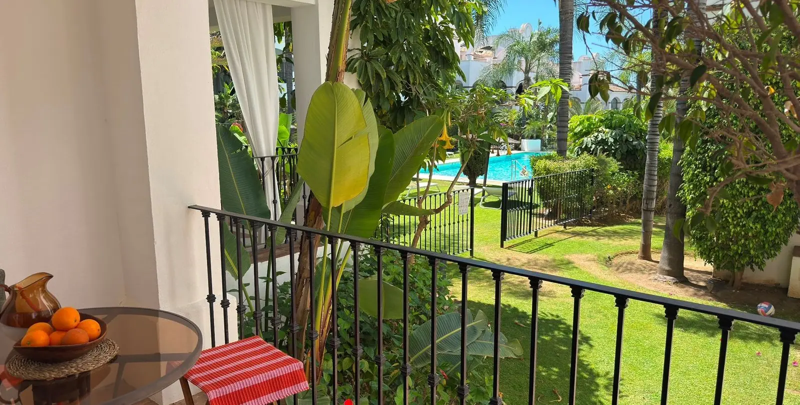 Sale of middle floor apartment in Sierra Blanca 5