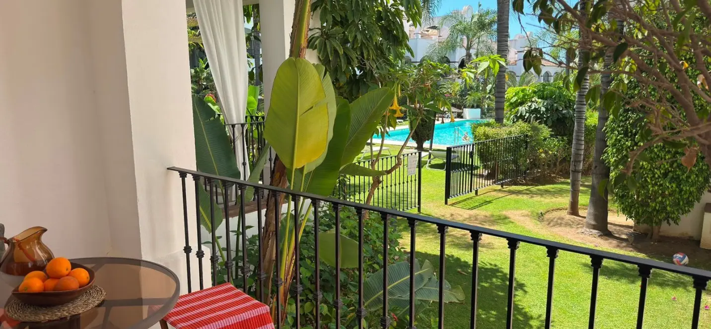 Sale of middle floor apartment in Sierra Blanca 4
