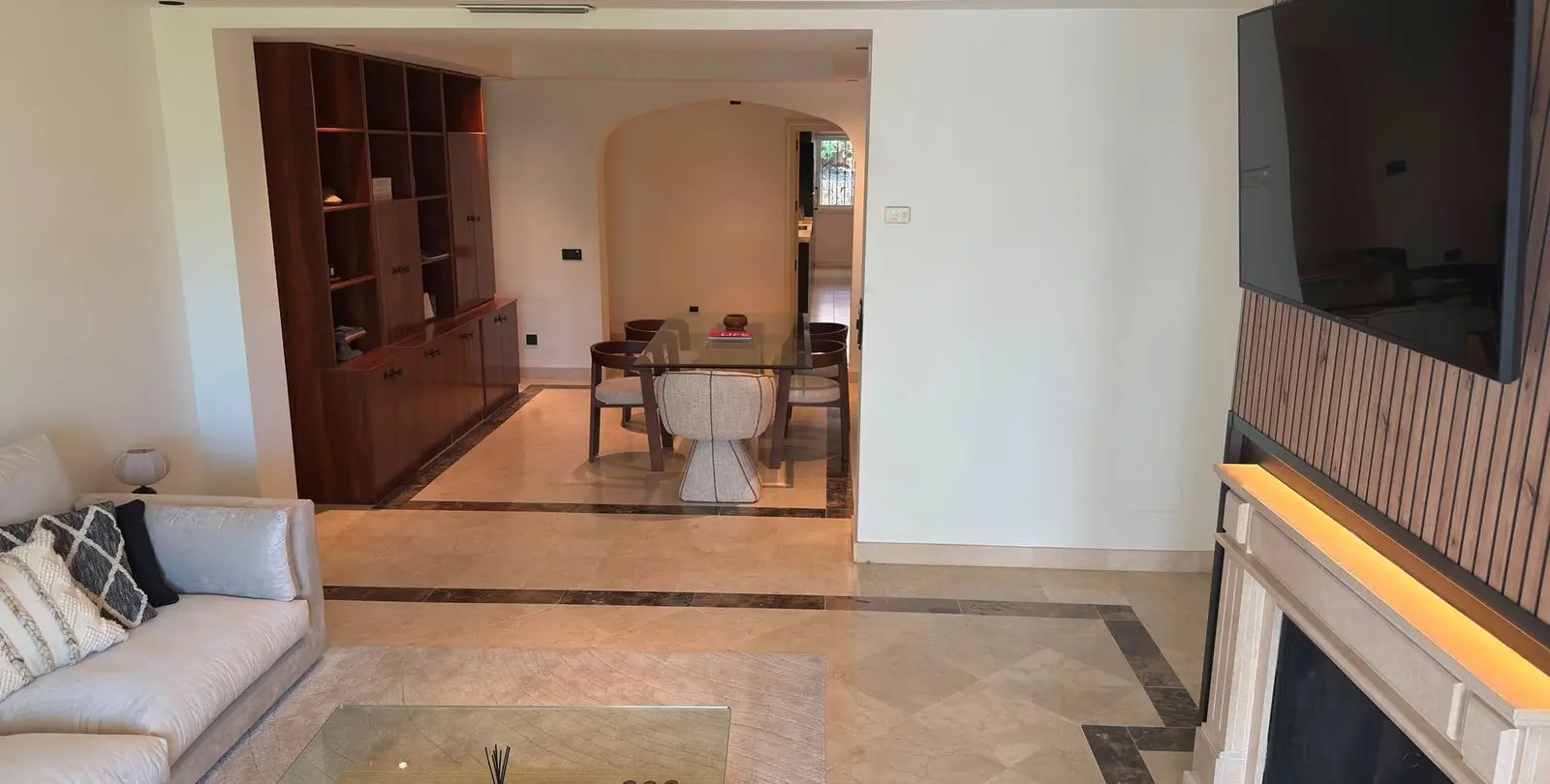 Sale of middle floor apartment in Sierra Blanca 9
