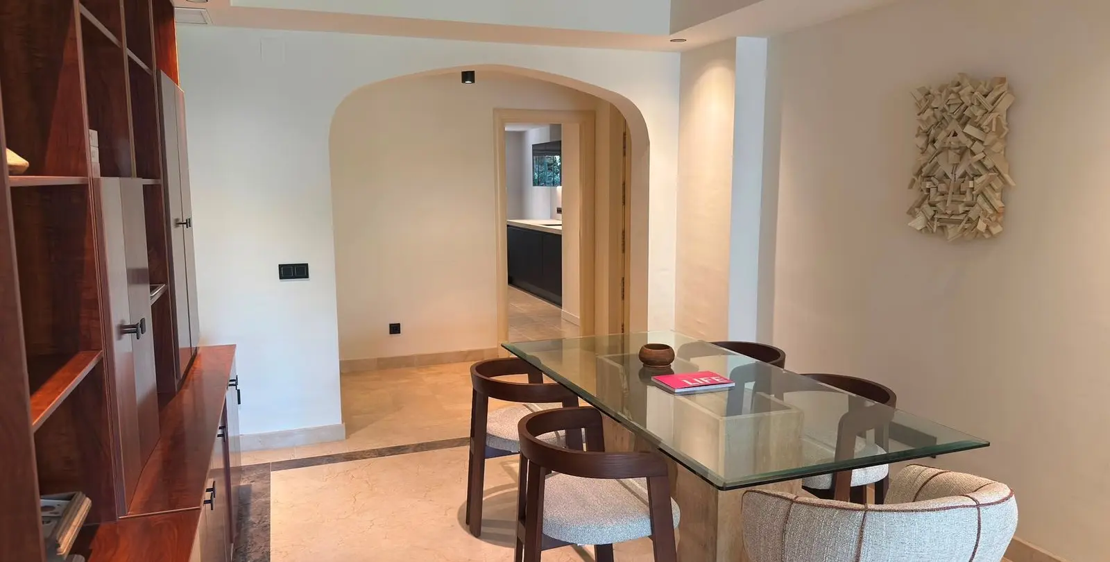 Sale of middle floor apartment in Sierra Blanca 11