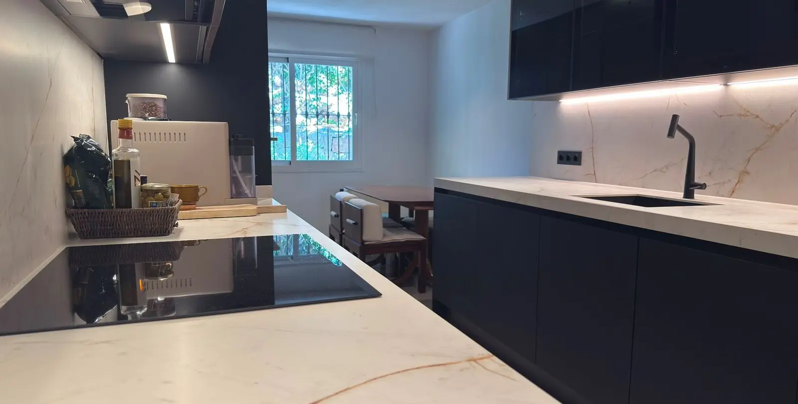 Sale of middle floor apartment in Sierra Blanca 12