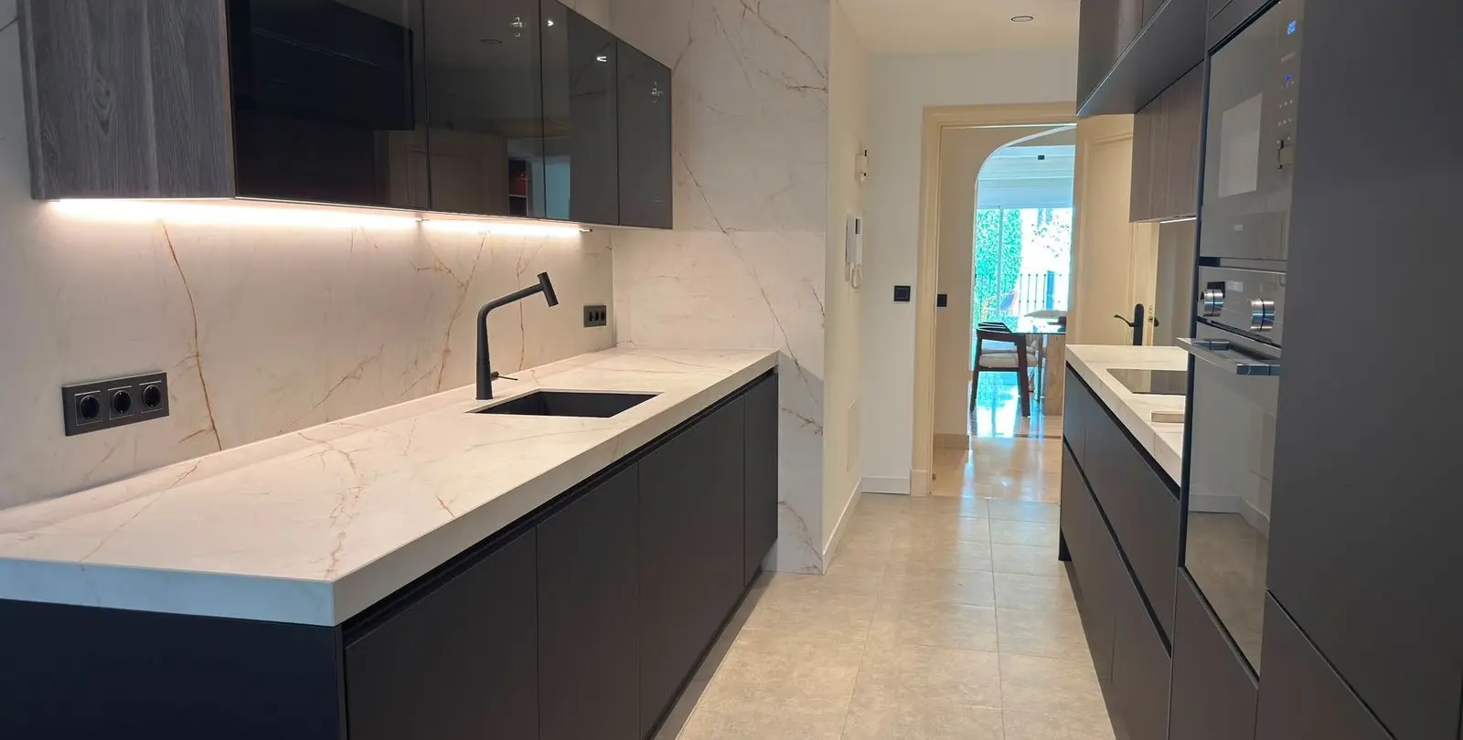 Sale of middle floor apartment in Sierra Blanca 15