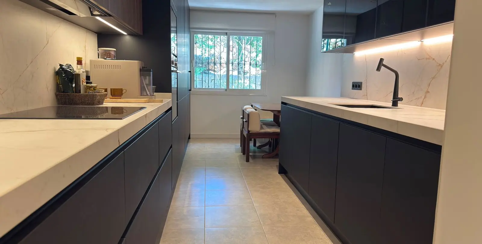Sale of middle floor apartment in Sierra Blanca 16