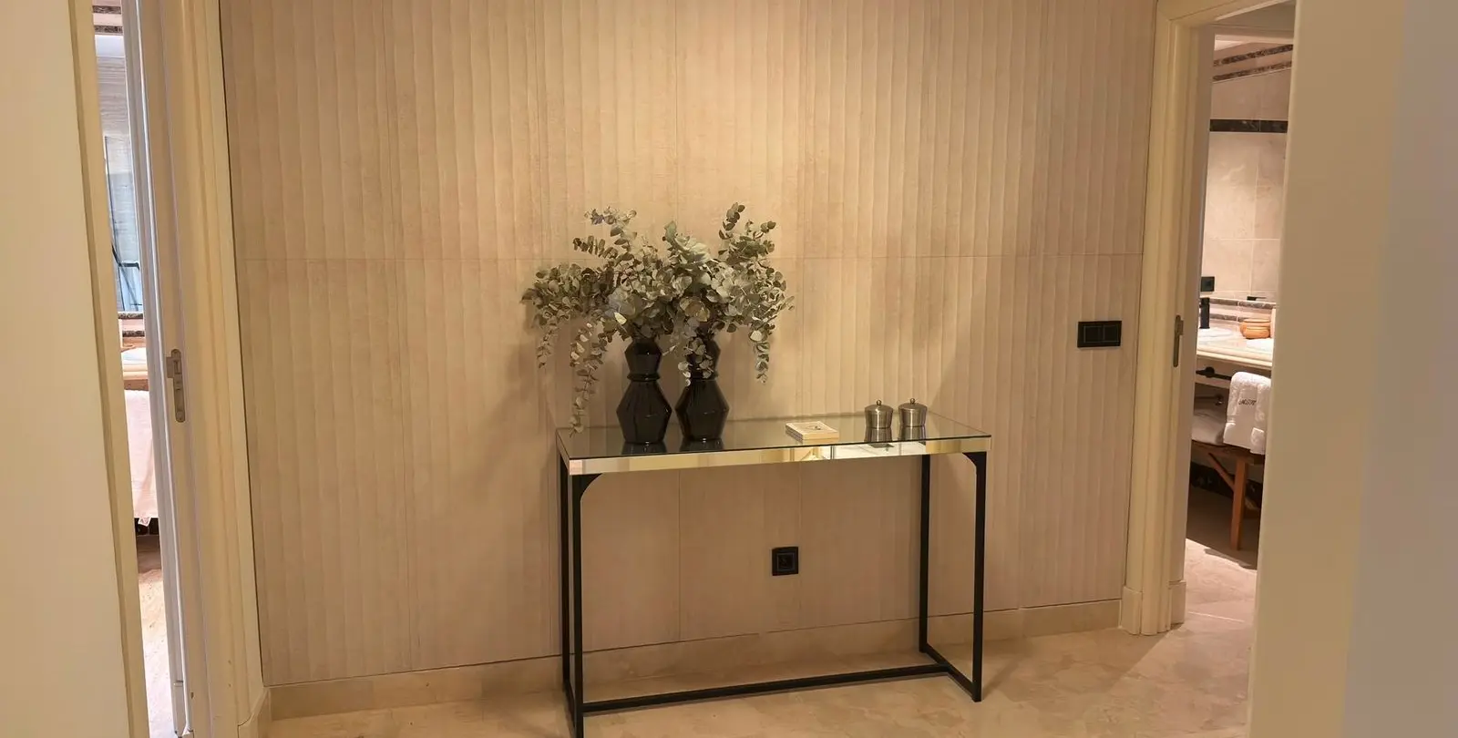Sale of middle floor apartment in Sierra Blanca 25
