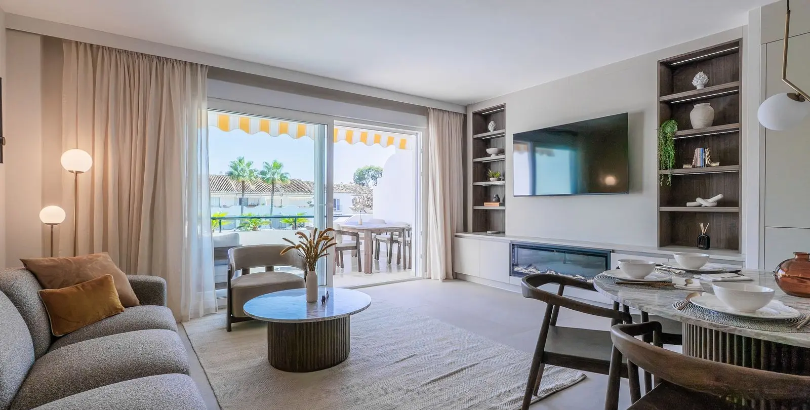 Sale of penthouse in El Paraiso 1