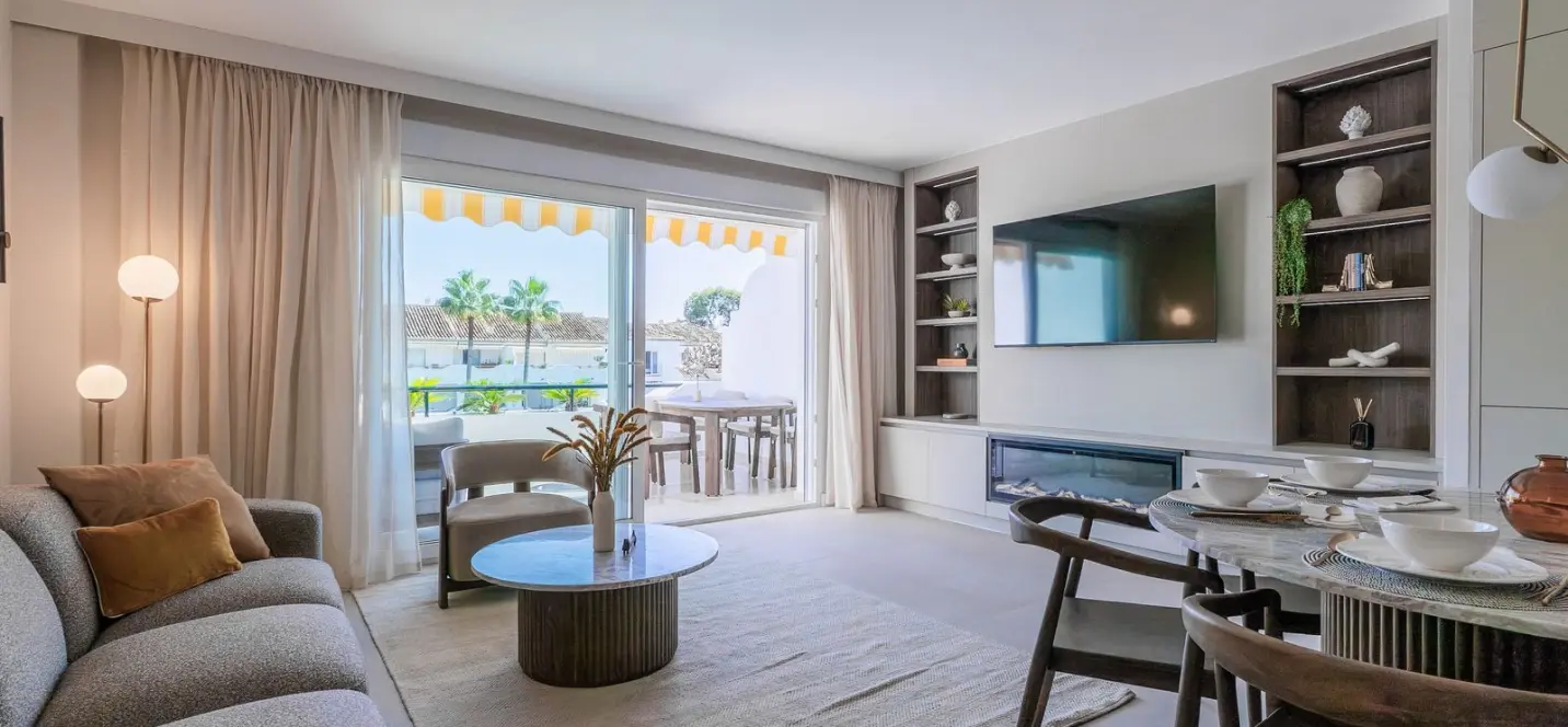 Sale of penthouse in El Paraiso 0